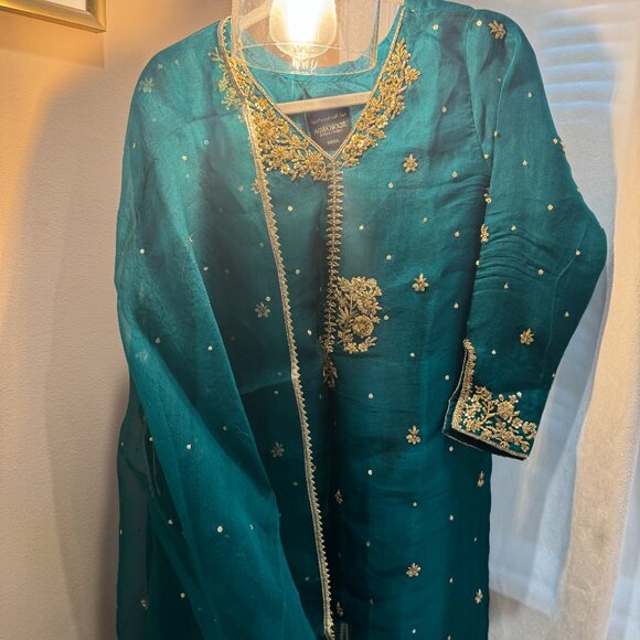 ORIGINAL Agha Noor Bridal Studio Suit | Pakistani | Wedding Wear - Picture 3 of 5